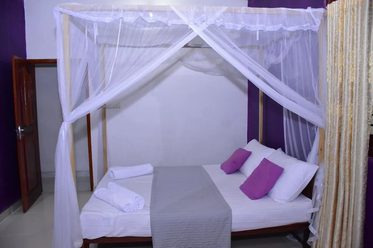 King Paradise By Hotel Oviniru Sri Lanka
