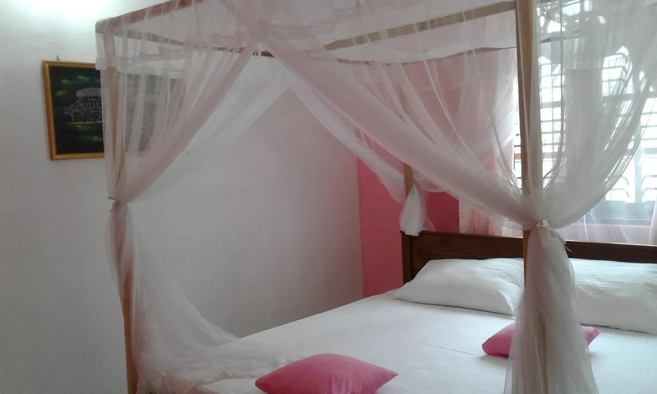 King Paradise By Hotel Oviniru Sri Lanka